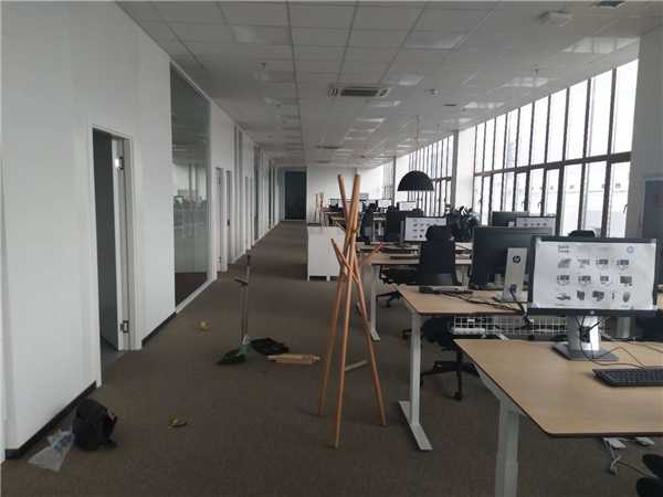沃尔沃汽车厂办公楼空调新风系统